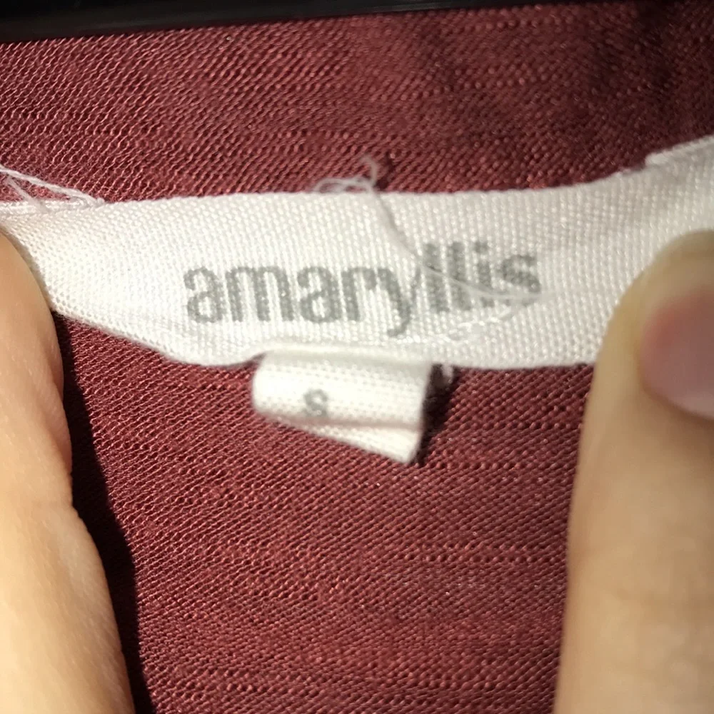 Amaryllis brand Boutique Top in great condition size small burgundy in color - Picture 3 of 3